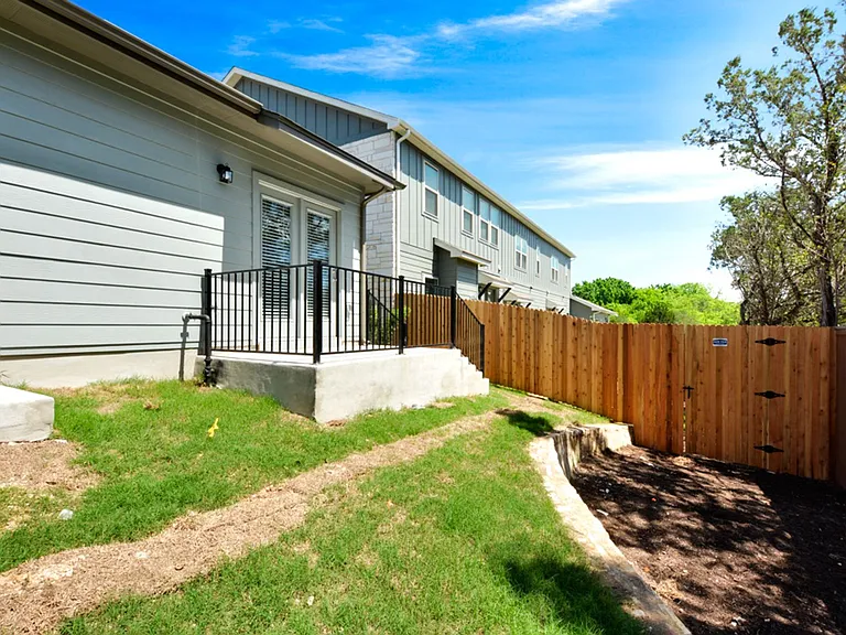 121 Thelonious Dr — Photo 23