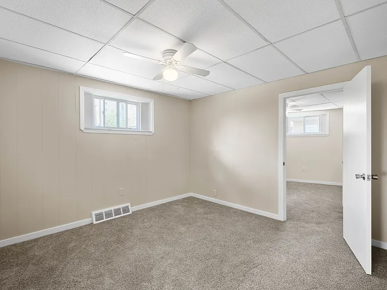 2405 Arlington Ave — Photo 15