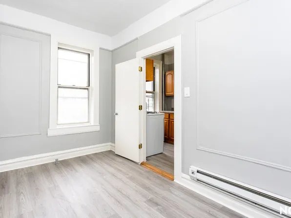 1625 Park Place image 1 of 12