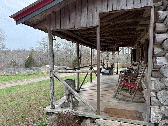 4th image of 2085 Quicksilver Rd