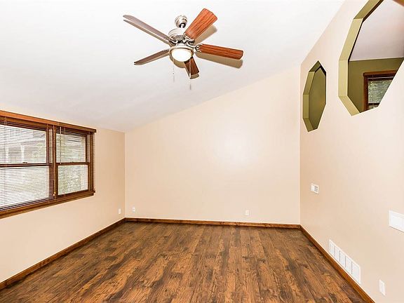 3rd image of 1504 Bluestem Cir
