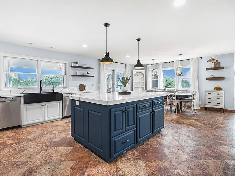 22053 Highland St — Photo 16