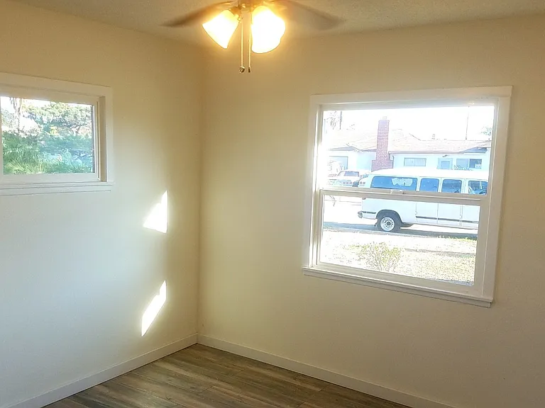 12001 College Ave — Photo 14