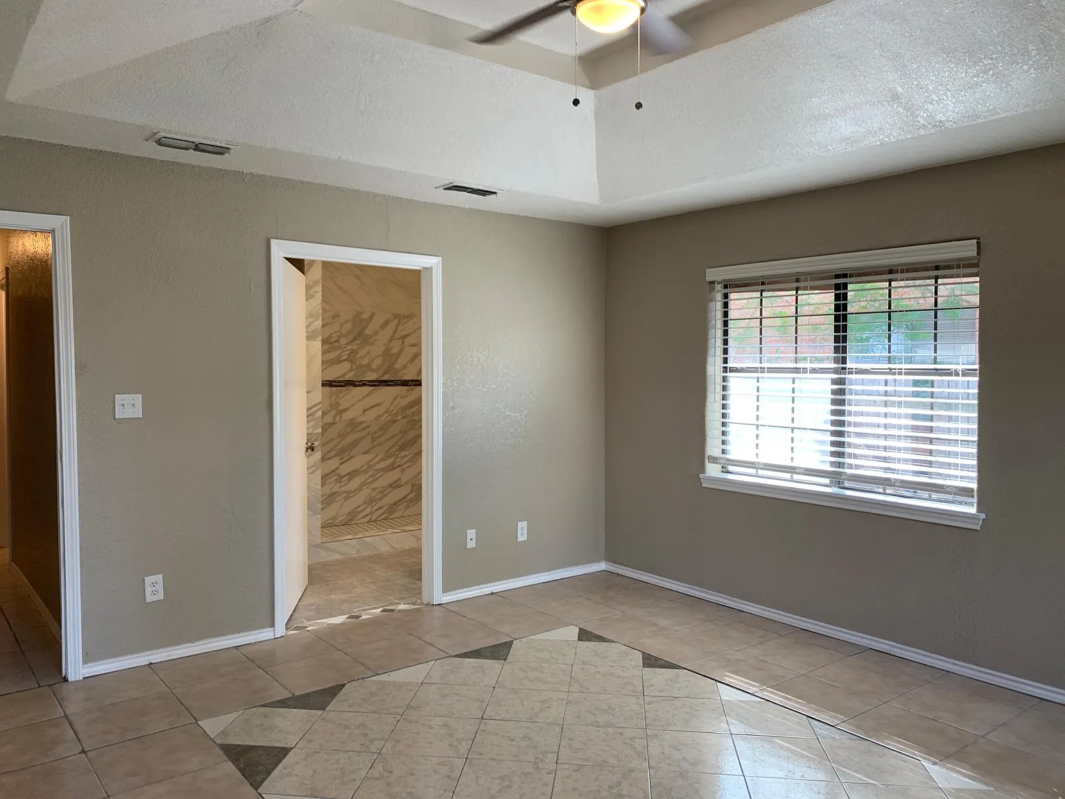 3905 Bourbon St — Photo 3