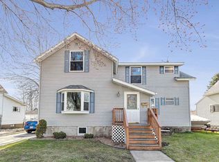 1339 Oakes St, Marinette, WI 54143