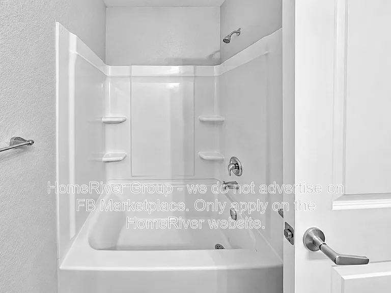6807 Hibiscus Fls — Photo 14