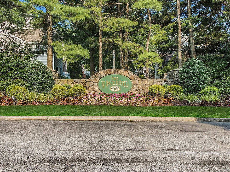 1st image of 131 Winchester Dr