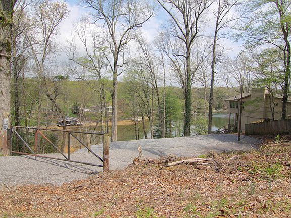 2nd image of Lakeland Dr