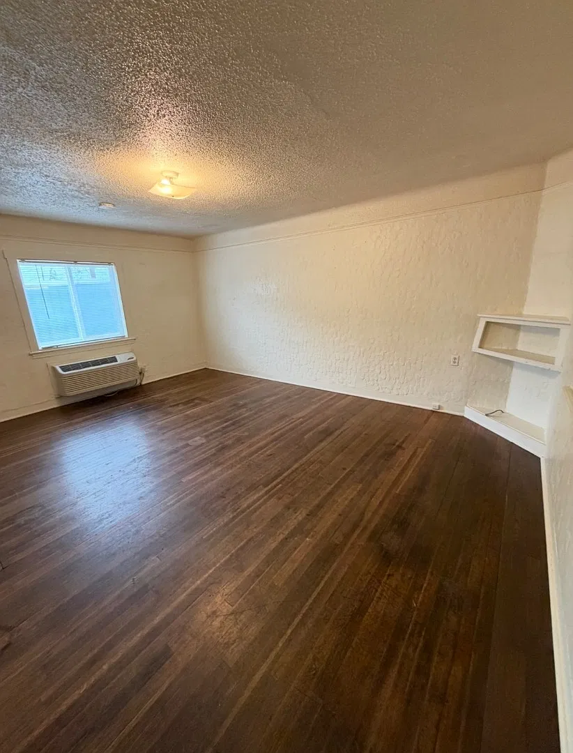 330 N Holly Street - #5 — Photo 3