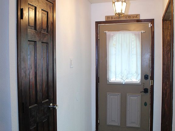 5th image of 612 Ranier Cir