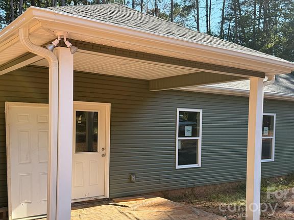 2nd image of 293 Jumping Branch Rd