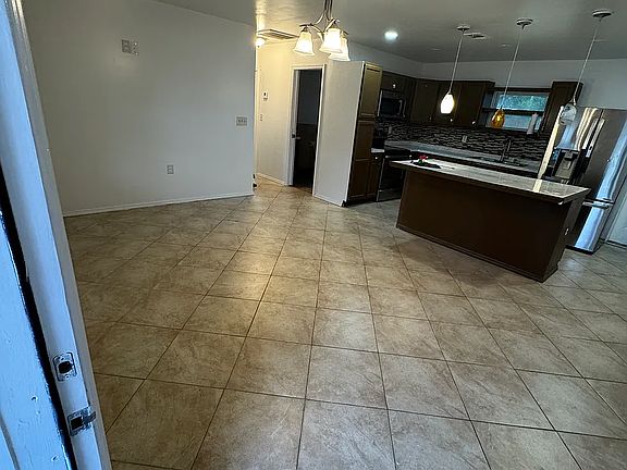 5th image of 38308 Collins Ave
