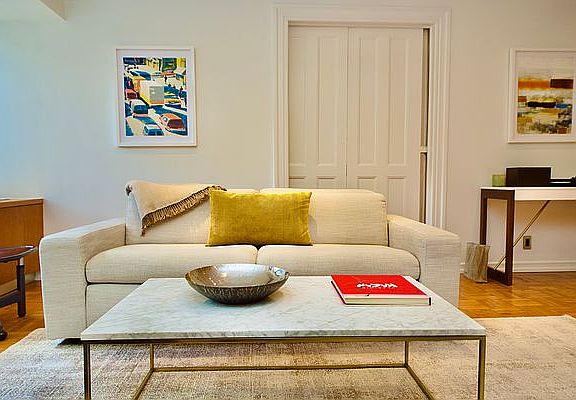 3rd image of 118 E 60th St APT 22A