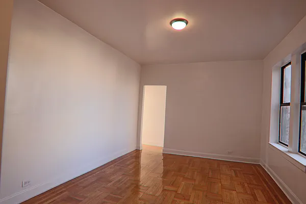 Rented by PMG Real Estate  | media 4