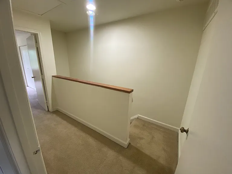 Avery Close Condominiums — Photo 85
