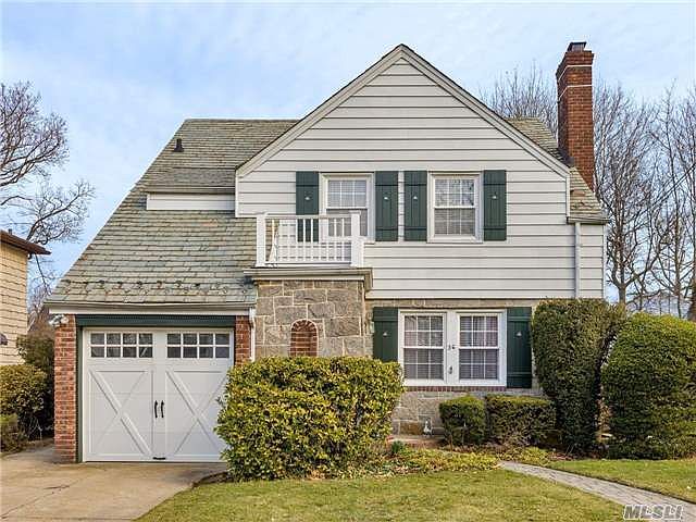 1st image of 36 Lawrence Ave