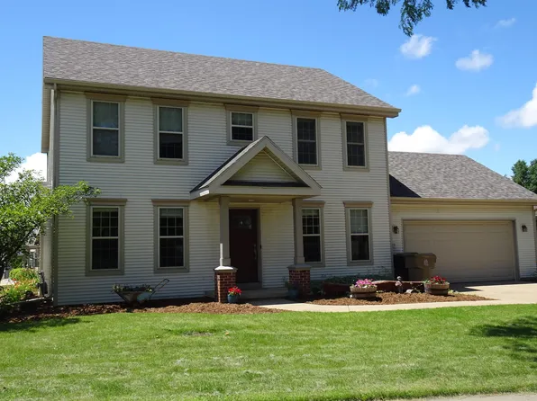 922 Eagle Crest Dr, Madison, WI 53704
