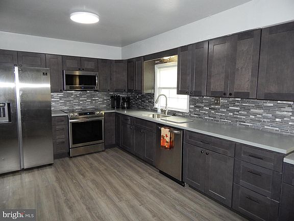 5th image of 29 Whitehall Cir