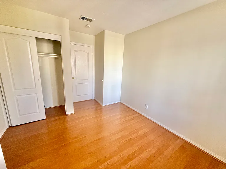 303 Calle Moreno — Photo 9