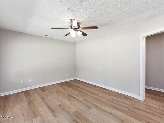 4th image of 3062 Wahl St