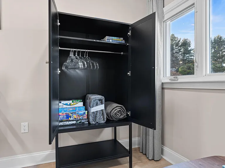 8815 Delphine Rd — Photo 32