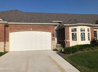 49385 Chapel Hl, Shelby Township, MI 48315