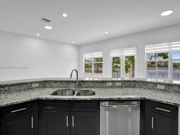 10340 Lake Vista Ct — Photo 43