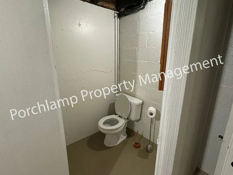 2615 Coit Ave NE — Photo 15
