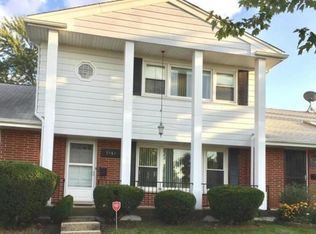 7141 W Greenleaf St, Niles, IL 60714