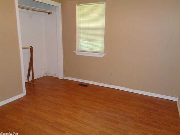 3rd image of 3420 E 4th St