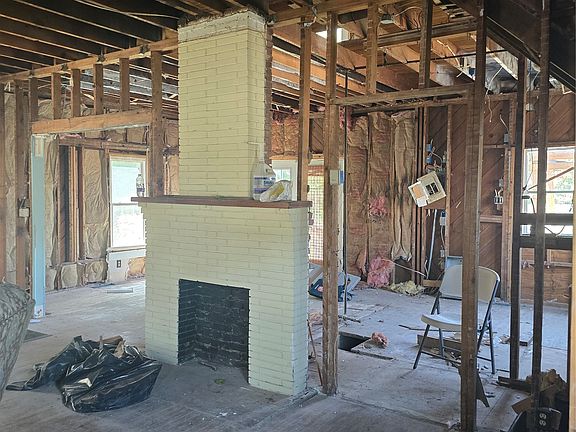 4th image of 408 S Phoenix Ave