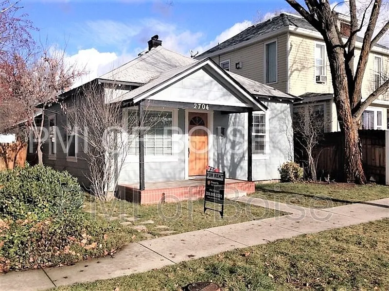 2 bed, 1.0 bath, 1144 sqft, $1,745 — Photo 1