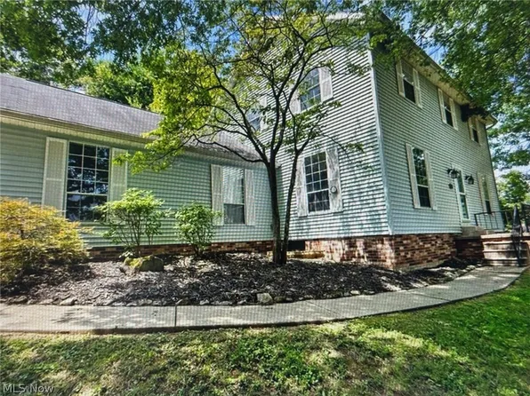 350 W Wildwood Dr, Parkersburg, WV 26101