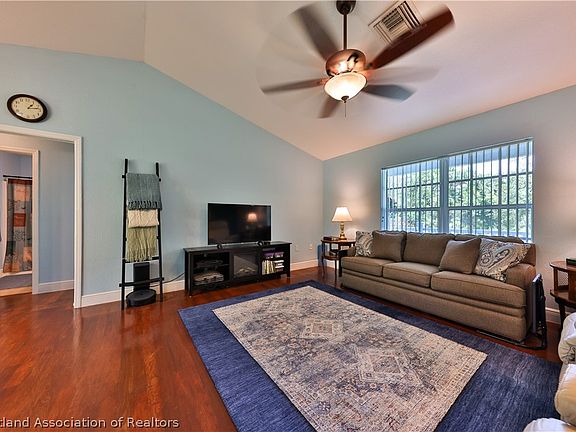 4th image of 5307 Lake Haven Blvd