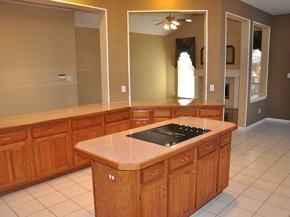 4th image of 105 Branchwood Trl