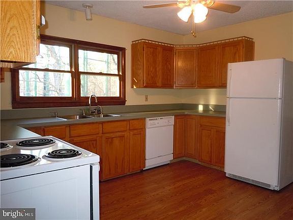5th image of 742 Cherry Ave