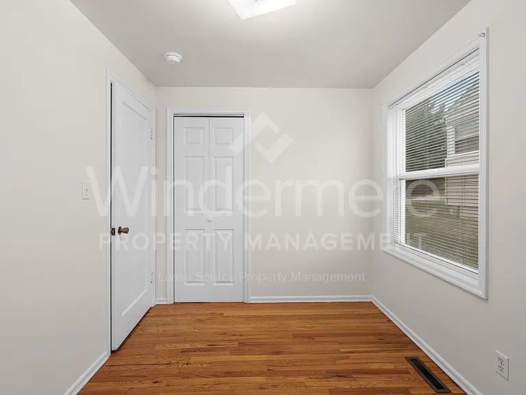 5723 N Milton St — Photo 13