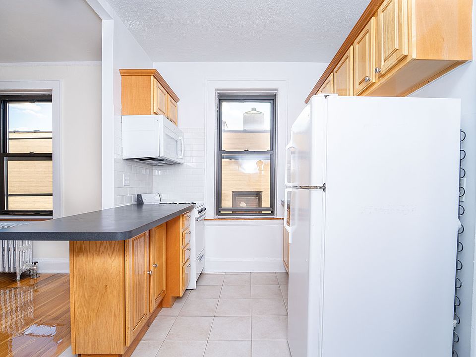 1st image of 21-46 Crescent St #7C
