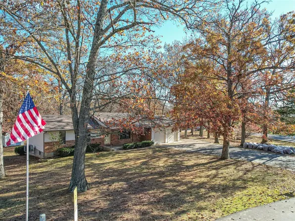 898 Wood Lane Dr, Washington, MO 63090