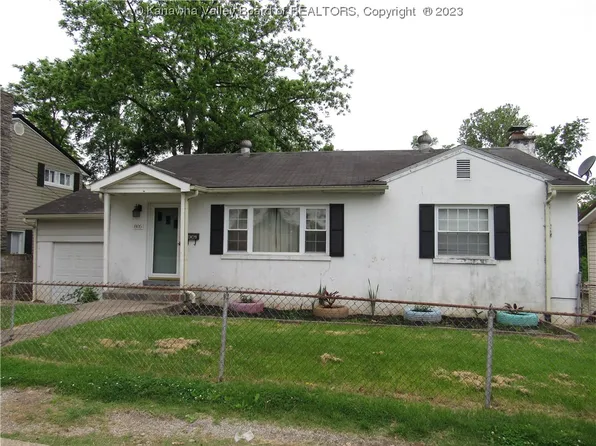 805 Richmond Rd, South Charleston, WV 25309