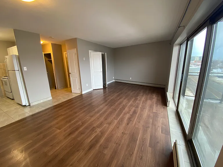 1720 Paris St — Photo 14
