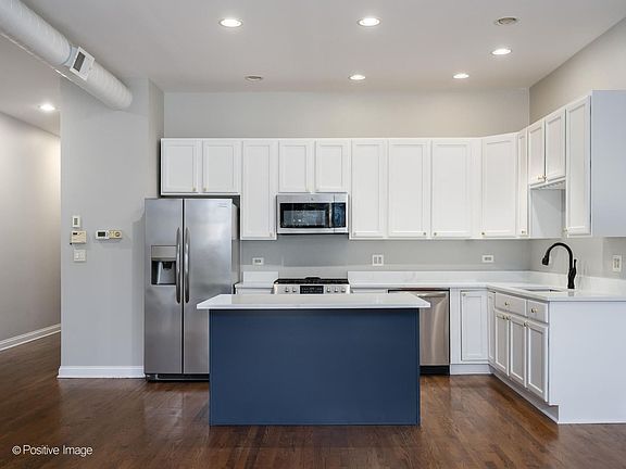 5th image of 459 N Green St Unit 2S