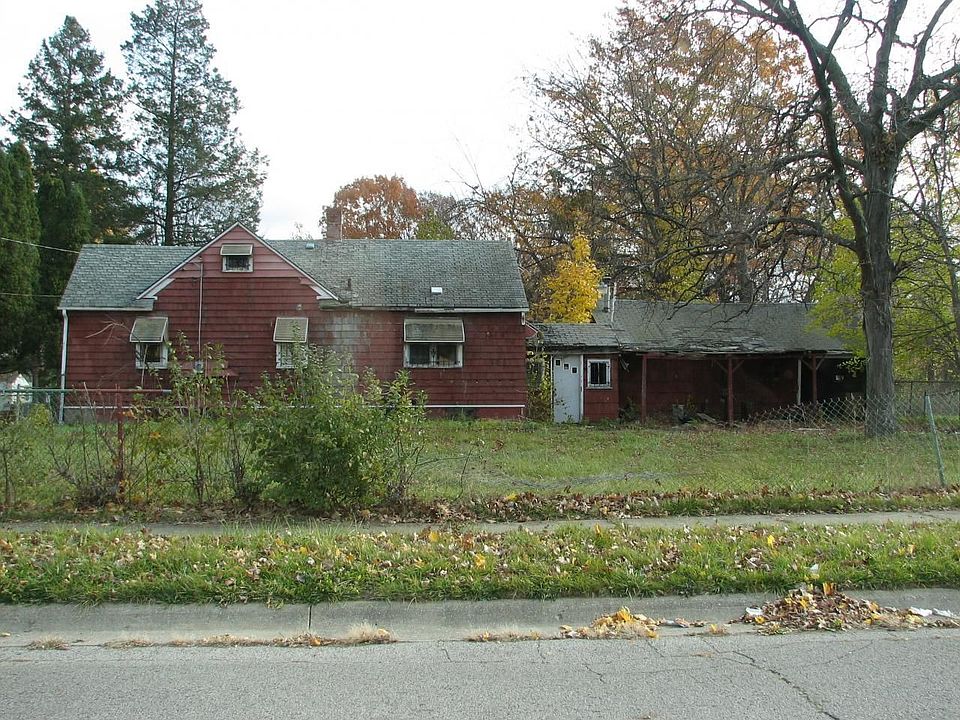 2nd image of 317 W Lorado Ave