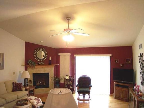 5th image of 338 Lauren Ln