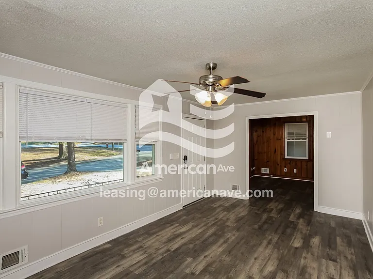1456_003_wm_-_living_room_13468889.jpg