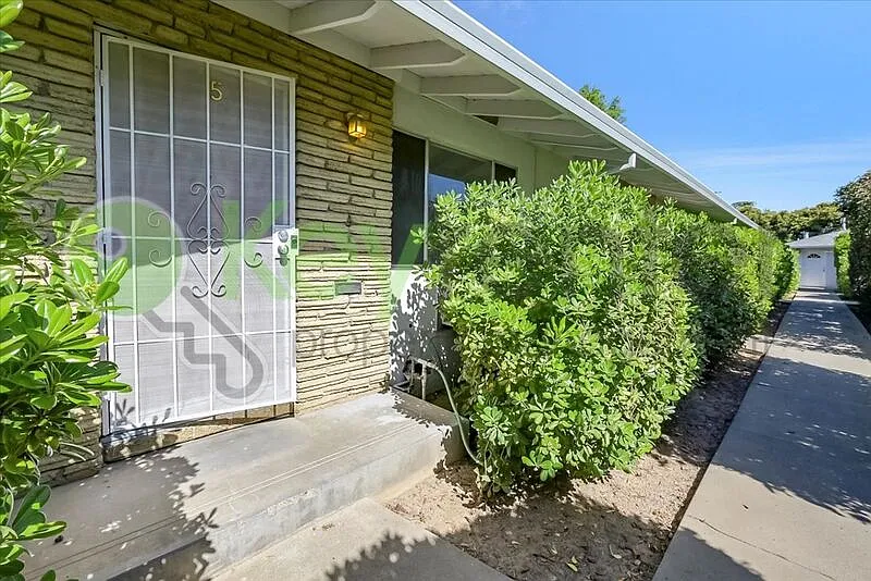 2 bed, 1.0 bath, 900 sqft, $1,755 — Photo 1