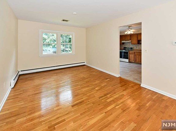 5th image of 980 Anchor Ct