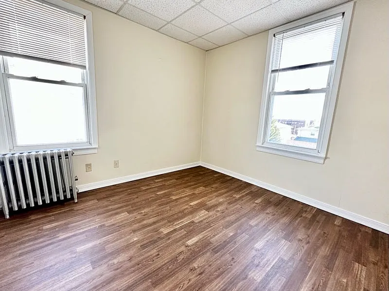 4 bed, 1500 sqft, $1,000 — Photo 2