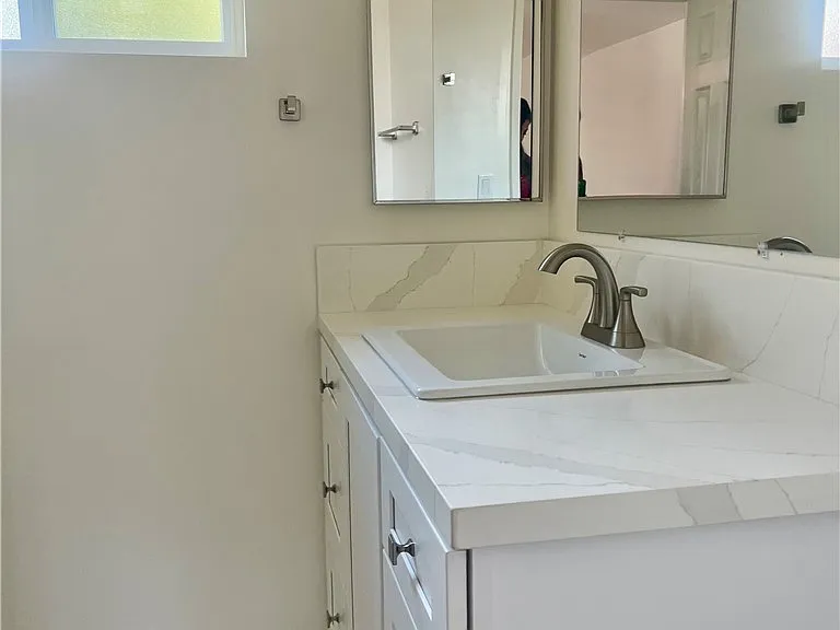 205 S 7th St — Photo 12