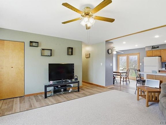 3rd image of 4256 Upper Mountain Rd